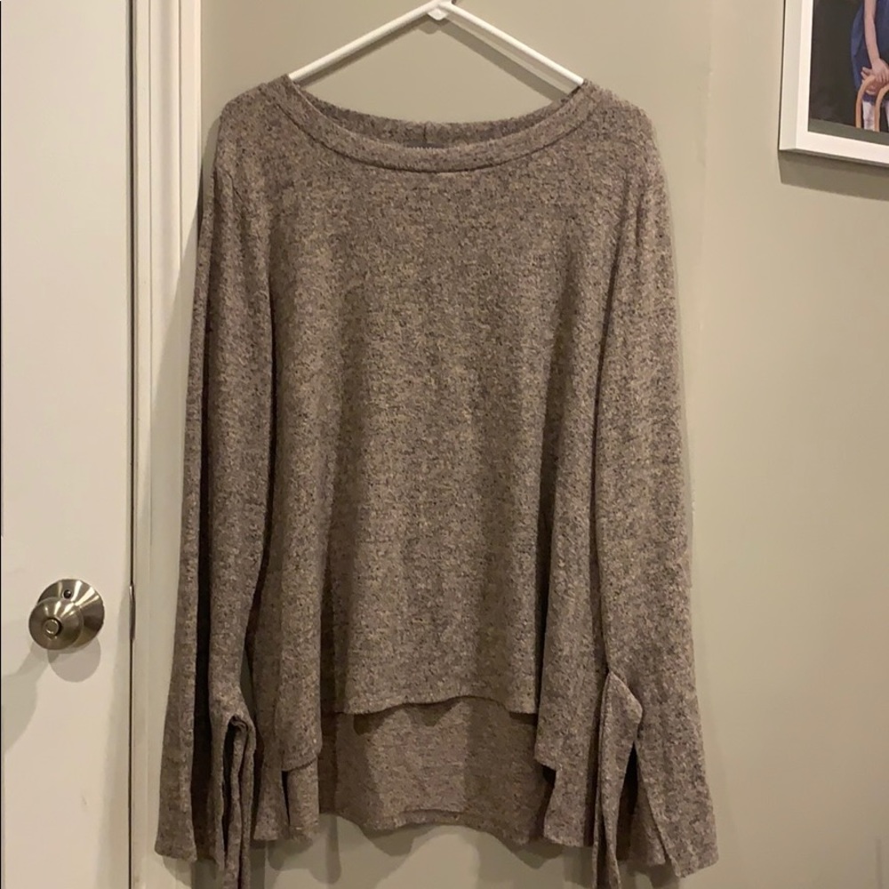 Long sleeved sweater, medium